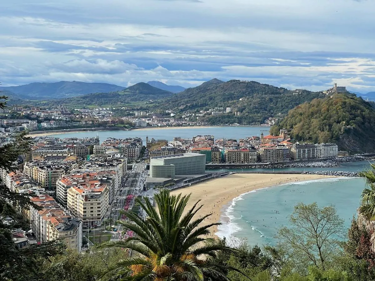 Usandizaga Apartment, Second Line Beach, Free Parking San Sebastian 0*,  Spain