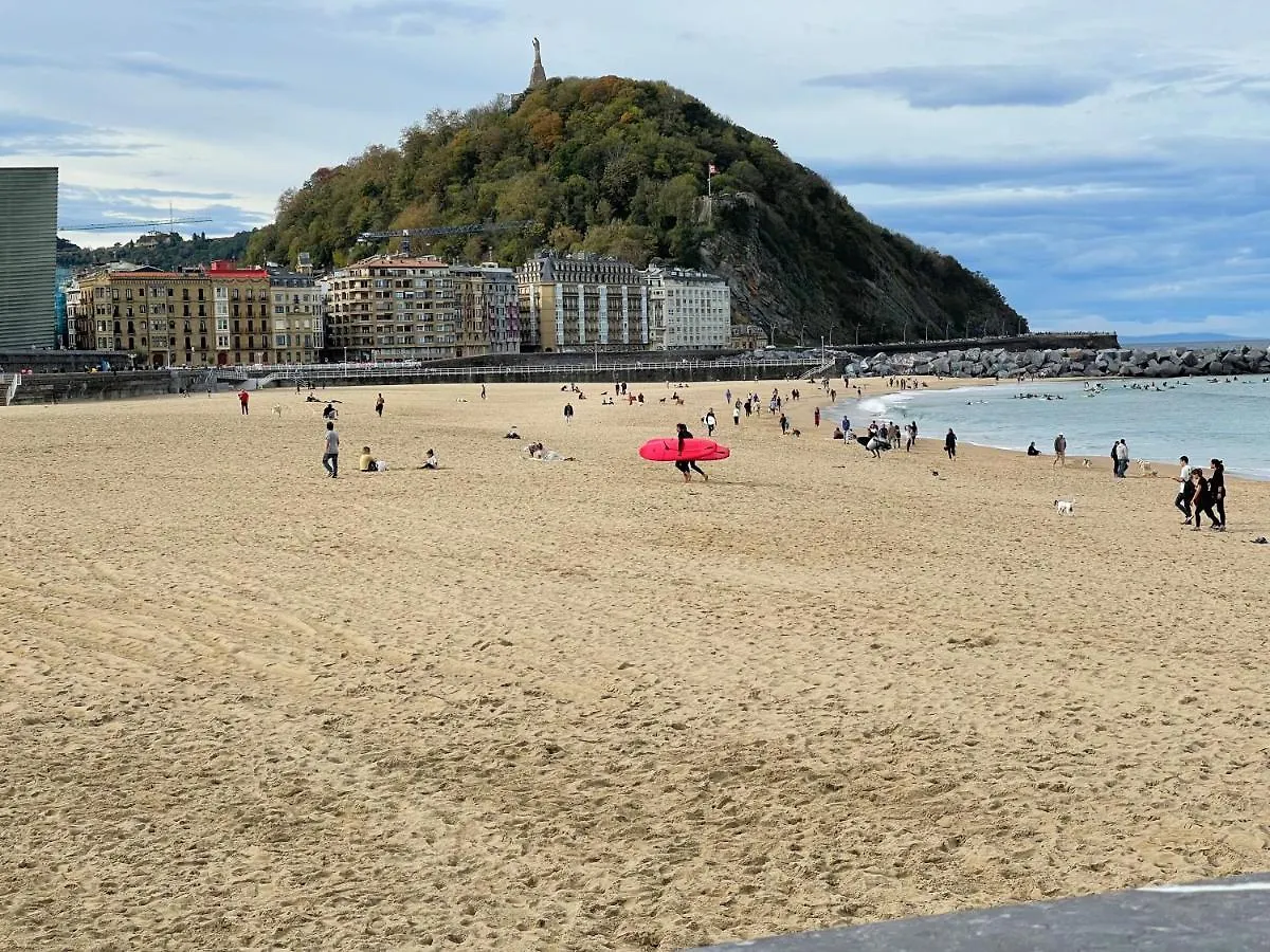 Usandizaga Apartment, Second Line Beach, Free Parking San Sebastian Spain